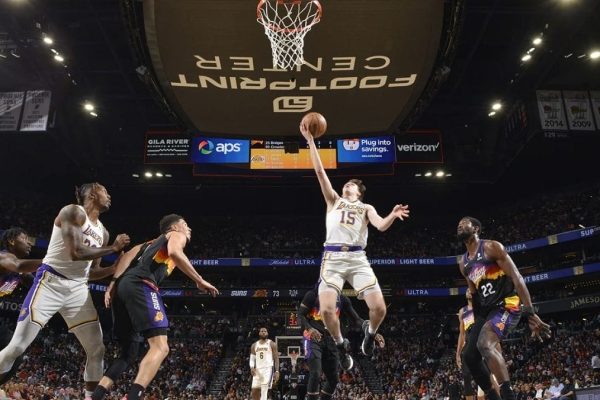 Los Angeles Lakers get blown out by the Phoenix Suns