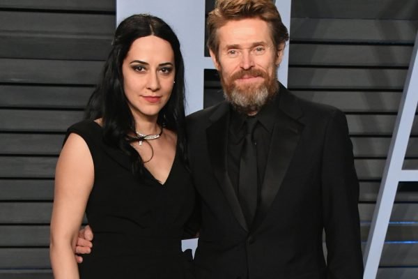 willem dafoe with wife
