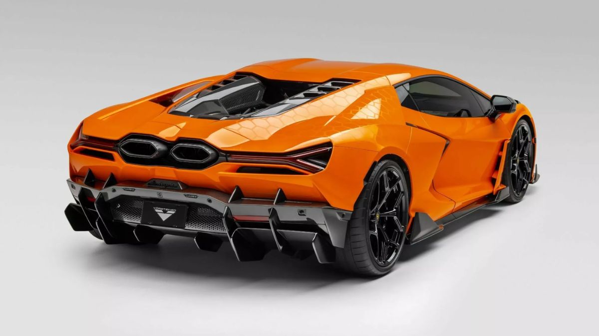 Lamborghini Revuelto