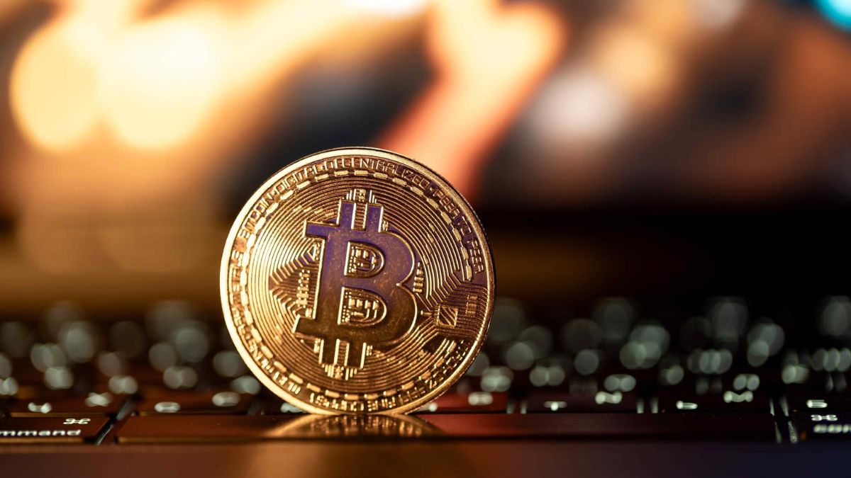 Top Hot Coins in Crypto in the last 24 hours: BNB rises 0.69% to $772 while BTC and SOL see red