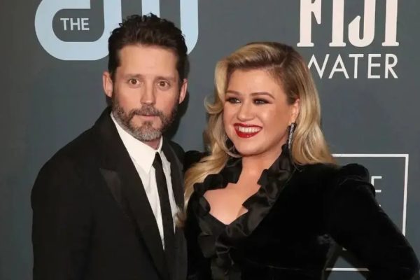 Why did Kelly Clarkson and Brandon Blackstock divorce?