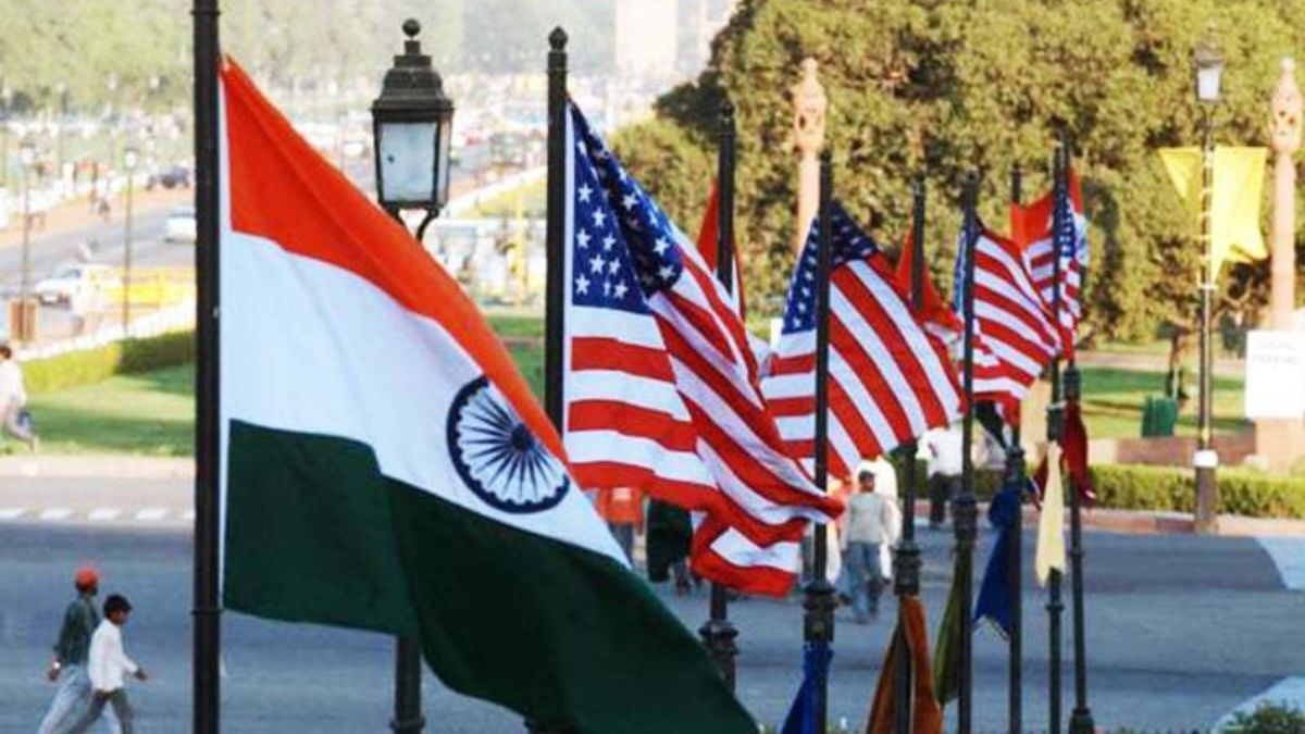 Oil prices ease as traders weigh U.S. inventory draw and new tariffs on India