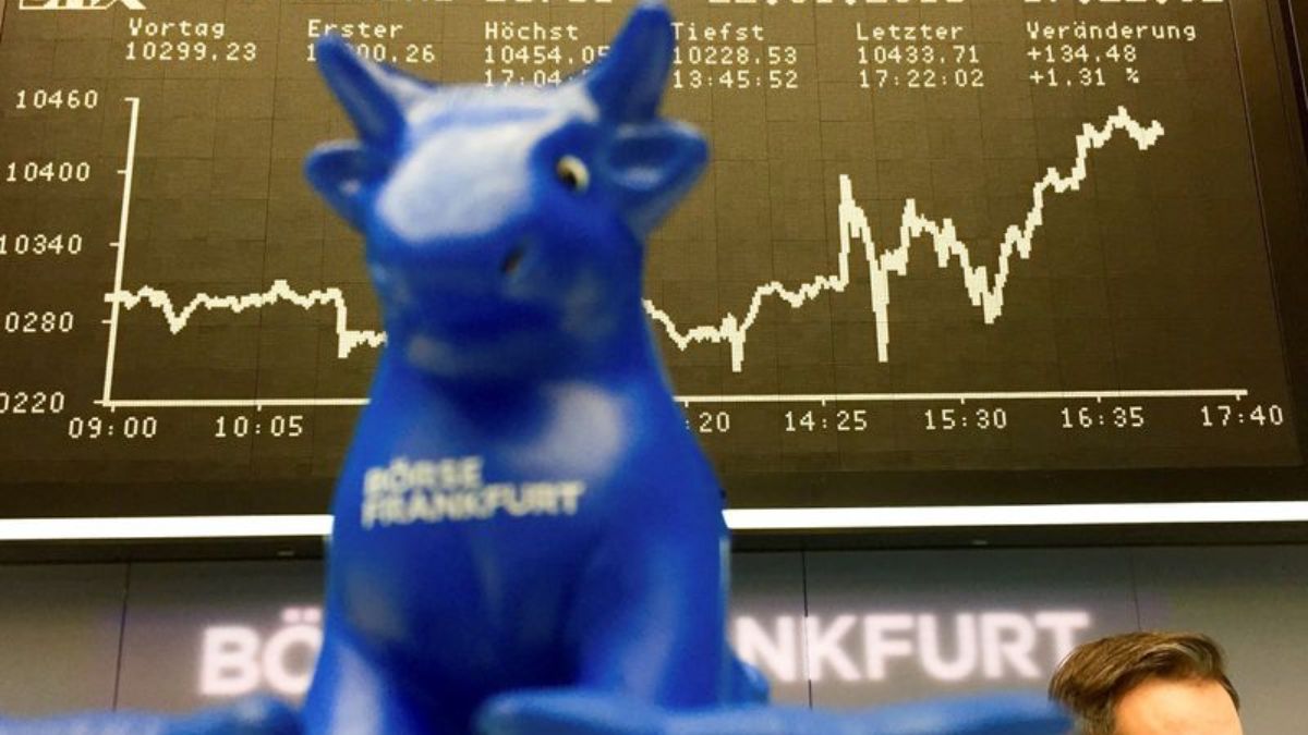 European stocks slip as inflation data and Fed signals weigh on markets