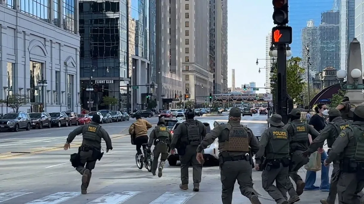 ICE goons make a fool of themselves in Chicago