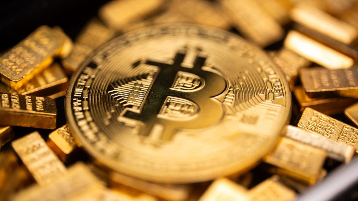Bitcoin dips to $108K after Fed rate cut shocks the market