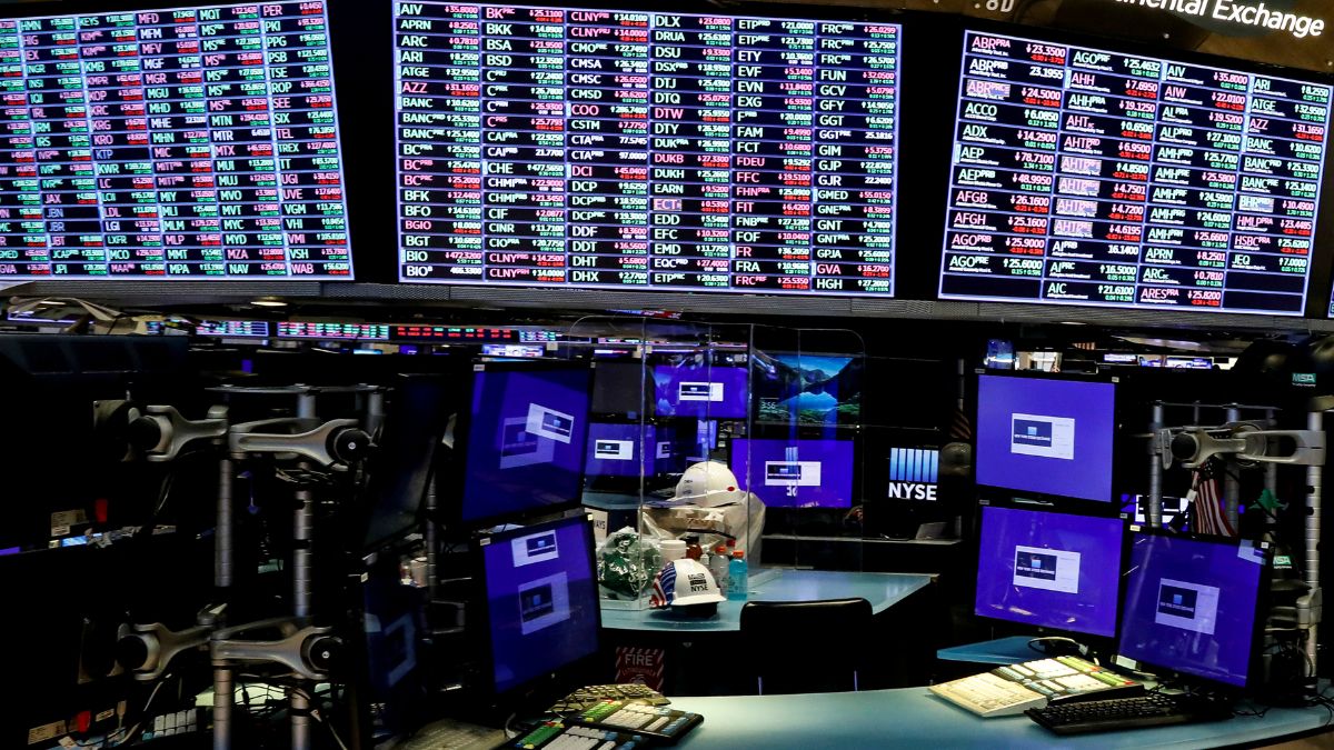 U.S. markets mixed as traders weigh Fed rate cut, Trump–Xi meeting, and tech earnings