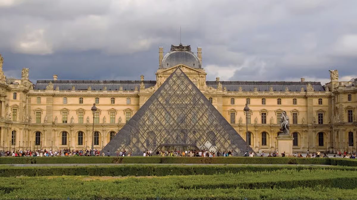 Five more arrested in $100 million Louvre crown jewel heist