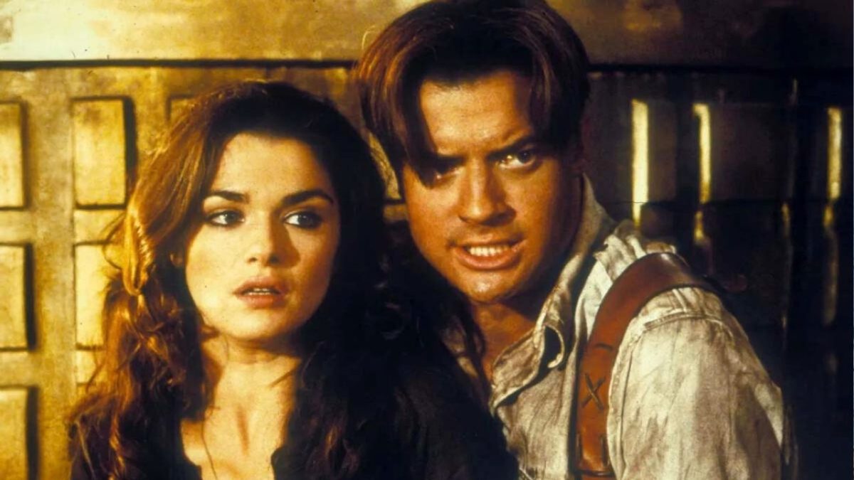 Back in 1999, The Mummy came out and it was a huge hit. Brendan Fraser became a household name and Rachel Weisz got massive recognition for her role too. The first two movies were loved by fans, full of adventure, thrills, and romance. But the third movie with Tom Cruise didn’t do well at the box office and many fans were disappointed. Now, there are talks about bringing the franchise back with a new movie. The new movie won’t be a reboot. It will follow the story after the second film and ignore the third one, The Mummy: Tomb of the Dragon Empire. Universal is planning the project with directors Matt Bettinelli-Olpin and Tyler Gillett, the duo behind the latest Scream films. Brendan Fraser and Rachel Weisz are reportedly in talks to return, although nothing has been confirmed yet. Fans are excited because Fraser’s career got a big boost again after his Oscar-winning role in The Whale. Rachel Weisz is also still going strong, recently appearing in Black Widow as Melina Vostokoff. The first Mummy movie took place in the 1920s. Fraser played treasure hunter Rick, and Weisz played librarian Evie. Their adventure in Egypt led them to awaken a supernatural entity, and their chemistry on screen was unforgettable. Fans often say it was their connection that made the movies work so well. Now, everyone is waiting to see if this iconic duo will come back together and bring The Mummy magic to life once again.