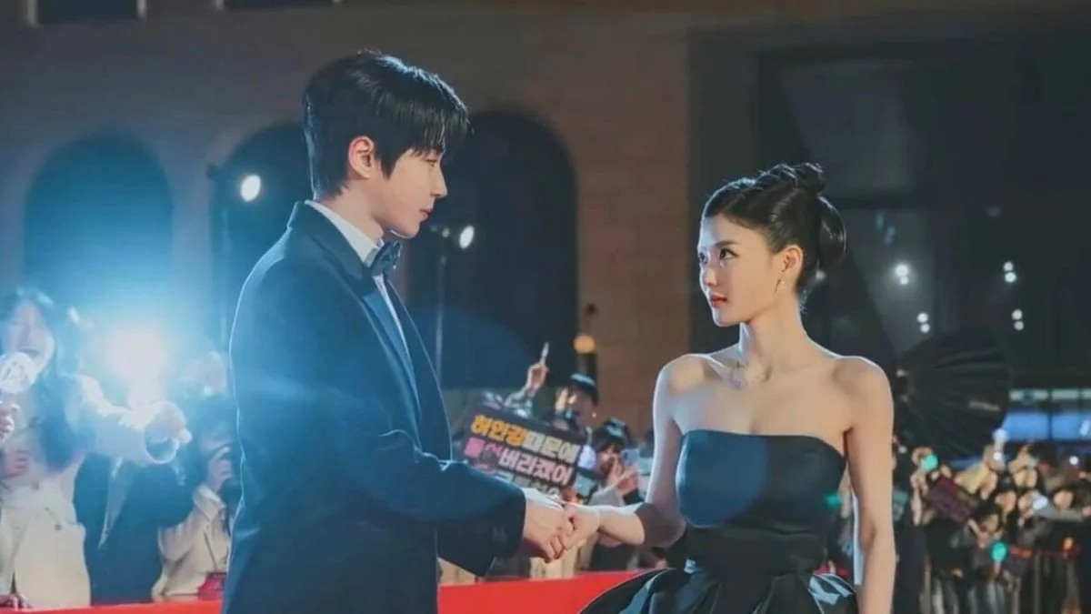 Kim Yoo-jung And Hwang In-yeop’s Rumoured Romance Sparks Buzz