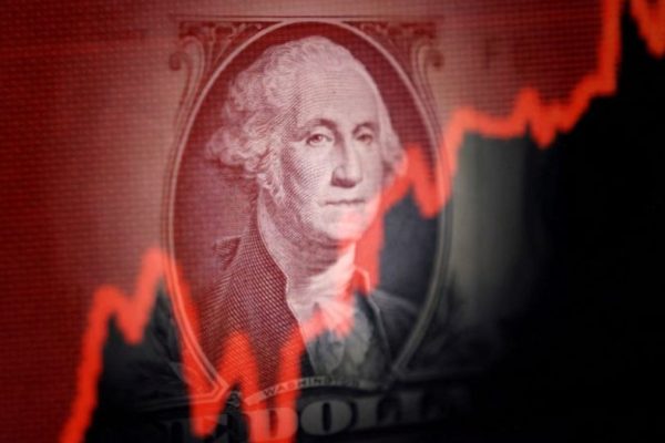 U.S. dollar stays strong as traders expect fewer Fed rate cuts