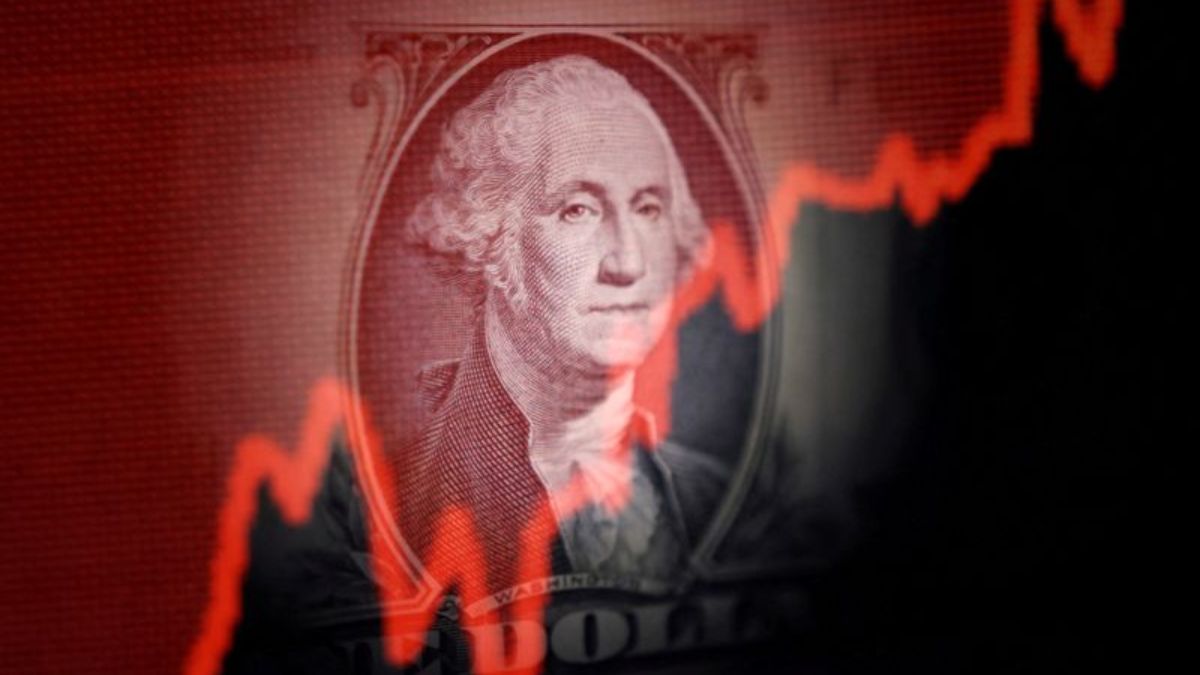 U.S. dollar stays strong as traders expect fewer Fed rate cuts