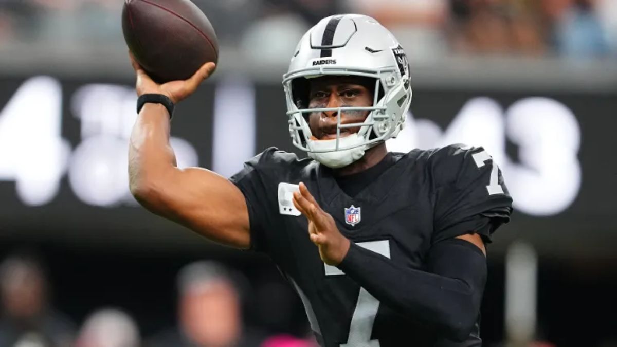 Raiders hit rock bottom as Geno Smith lets out his frustration