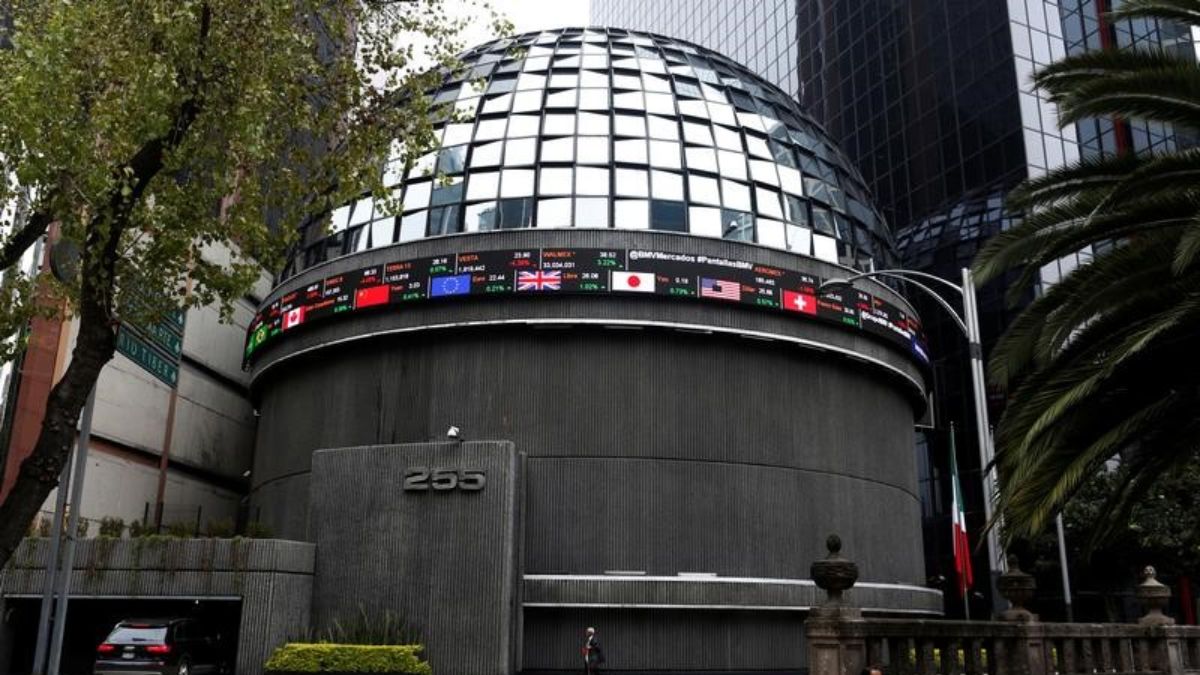 Mexico stocks rise as industrials and consumer sectors lead gains