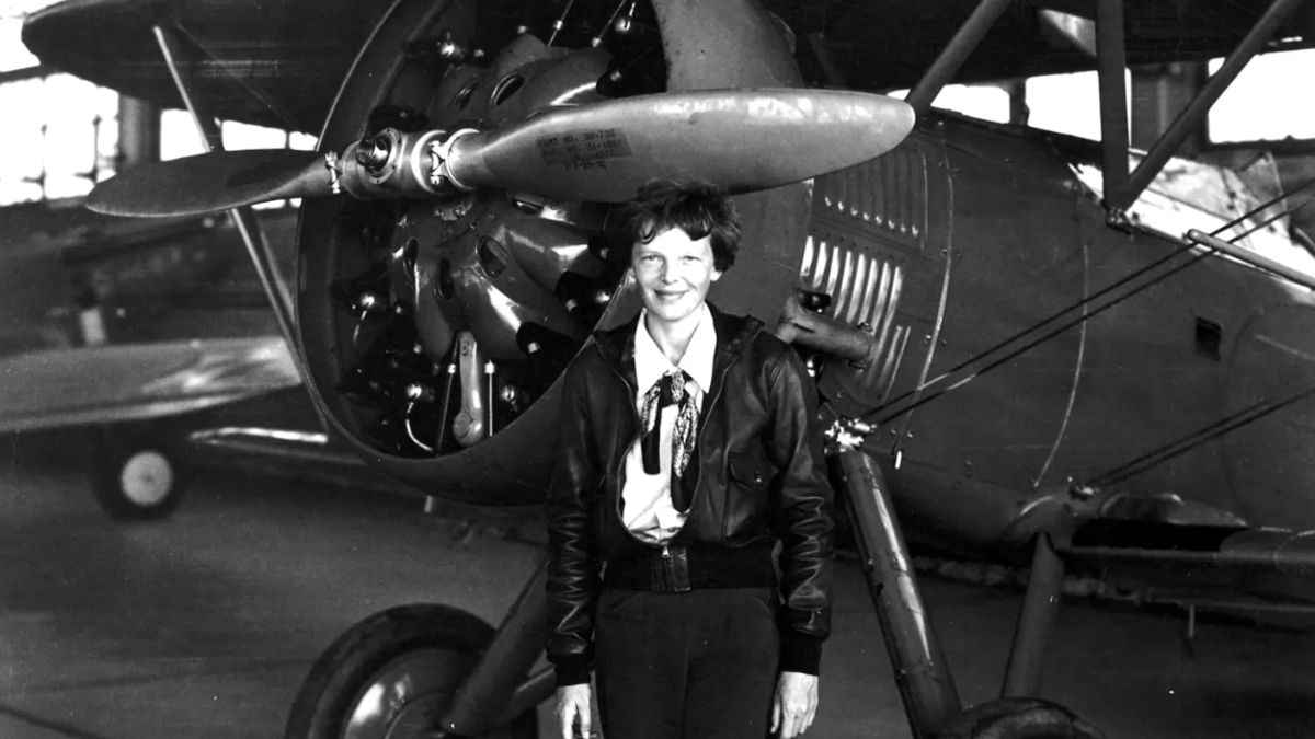 New Amelia Earhart records made public after decades