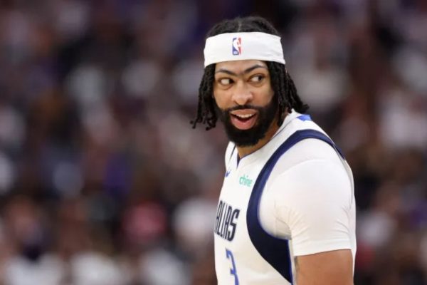 Warriors face major setback in pursuit of Anthony Davis amid frontcourt crisis