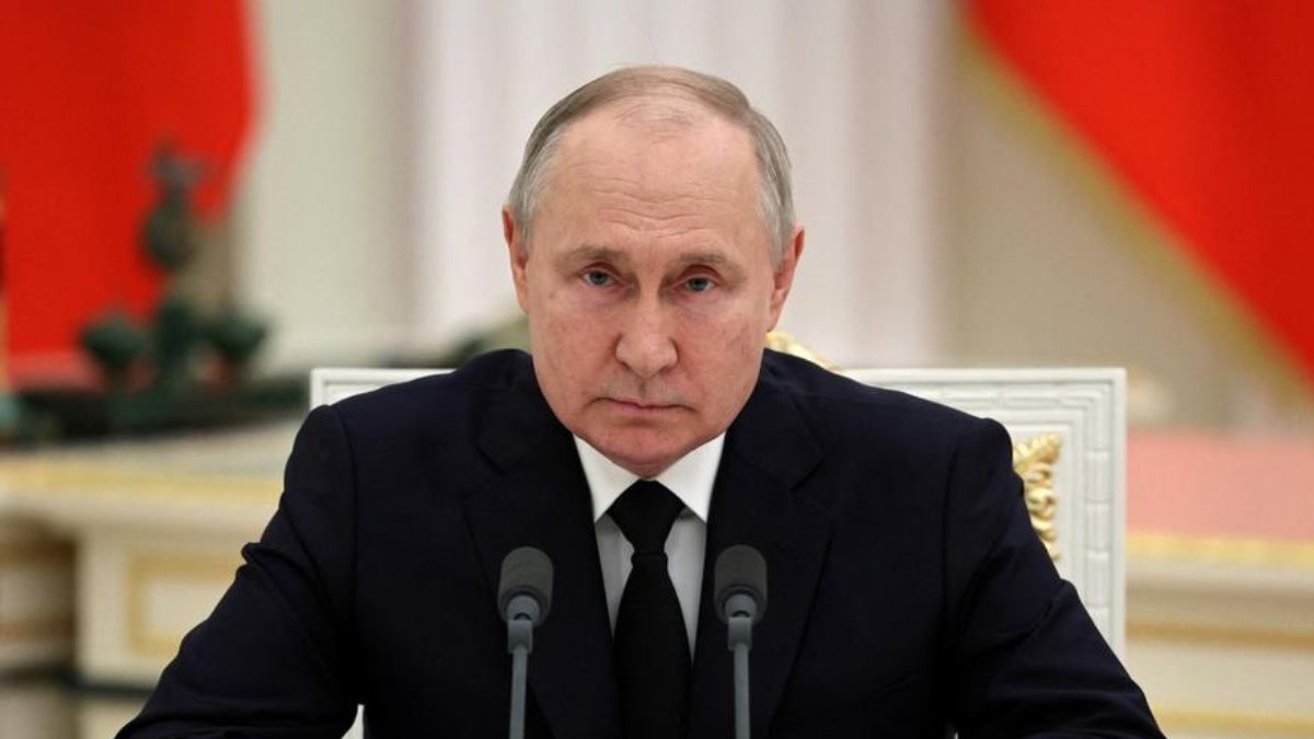 Putin signals cautious openness to US peace plan, issues threats to Ukraine