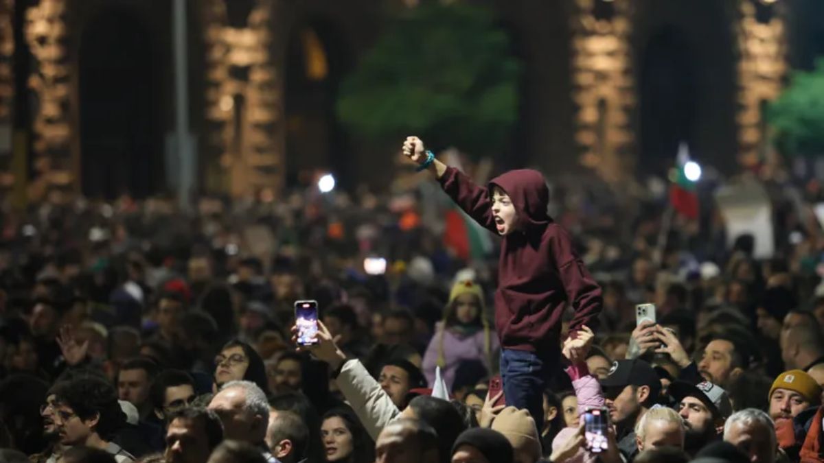 Thousands protest Bulgaria’s new budget over tax hikes