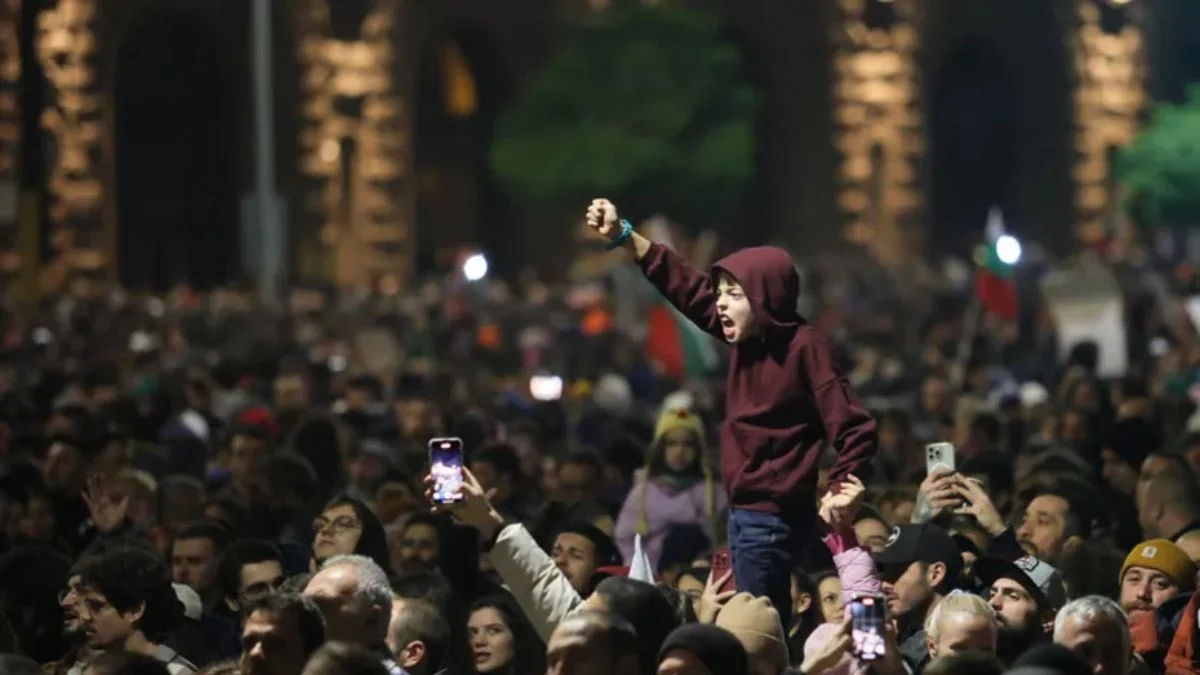 Thousands protest Bulgaria’s new budget over tax hikes
