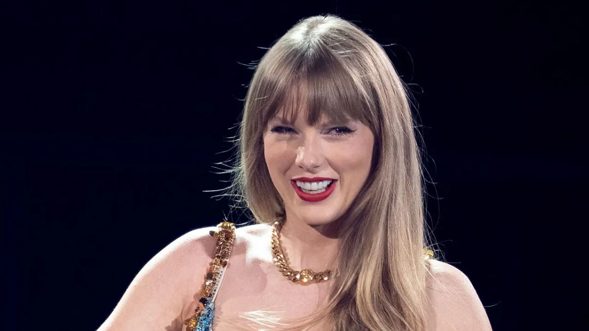 Did Taylor Swift’s buy her wedding dress already?