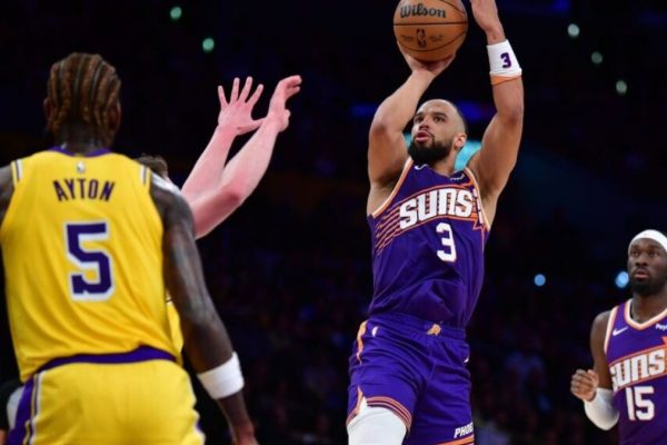 Dillon Brooks silences Lakers crowd with monster game after Booker injury