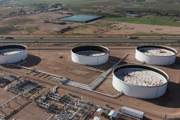 Oil prices rebound as U.S.-Russia peace talks stall and supply risks intensify