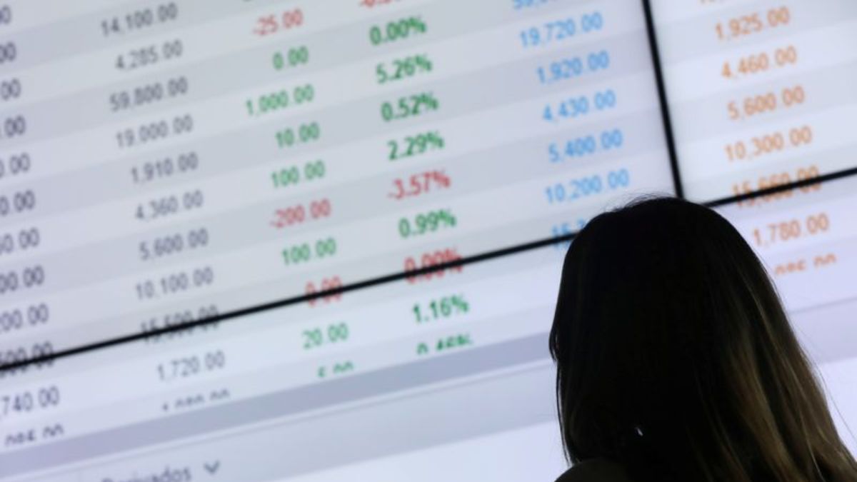 Colombia Market Ends Slightly Higher