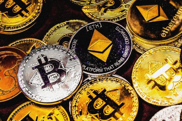 Crypto Prices today: Market takes a breather as Bitcoin holds $92,000 and Ethereum defends $3,200