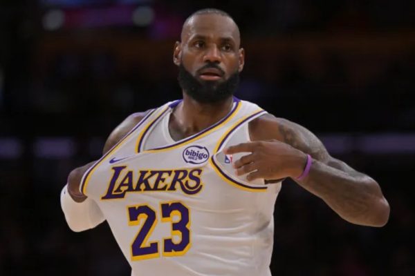 LeBron James stare down sparks intense trade rumors for Deandre Ayton