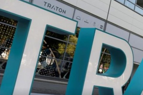 Traton stock jumps as cash flow beats forecasts