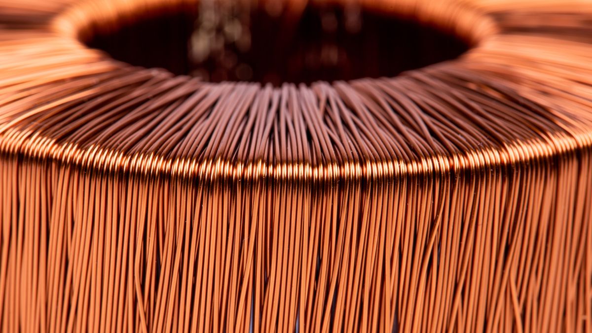 Copper price steadies near key support as bulls defend $5.85 level