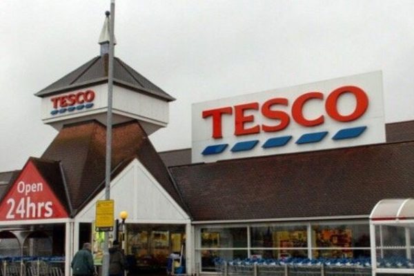 Tesco share price enters correction as technicals point to downside