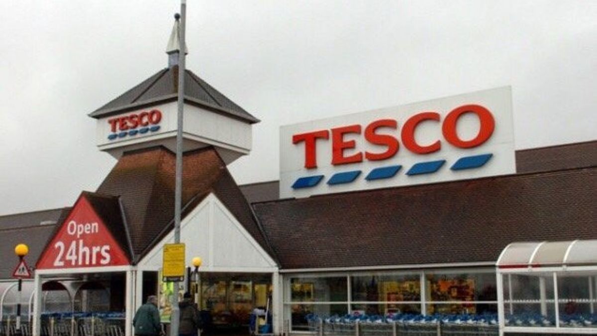 Tesco share price enters correction as technicals point to downside