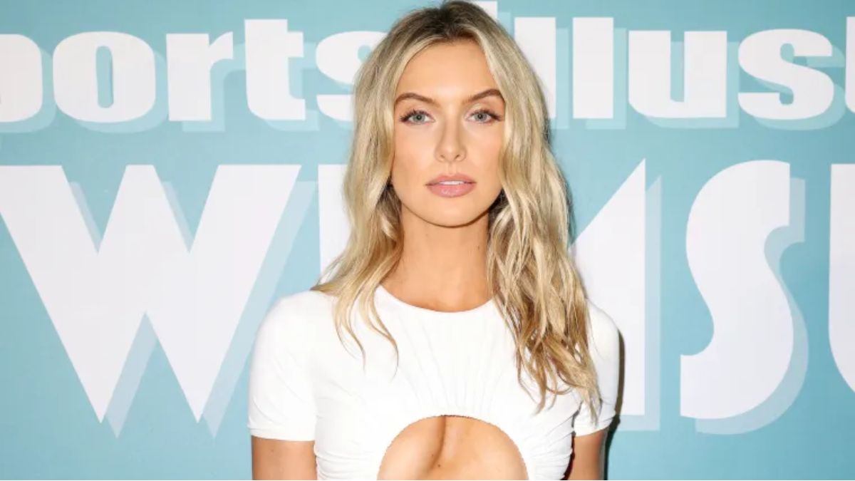 Ally Mason stuns fans with Tulum pool photos