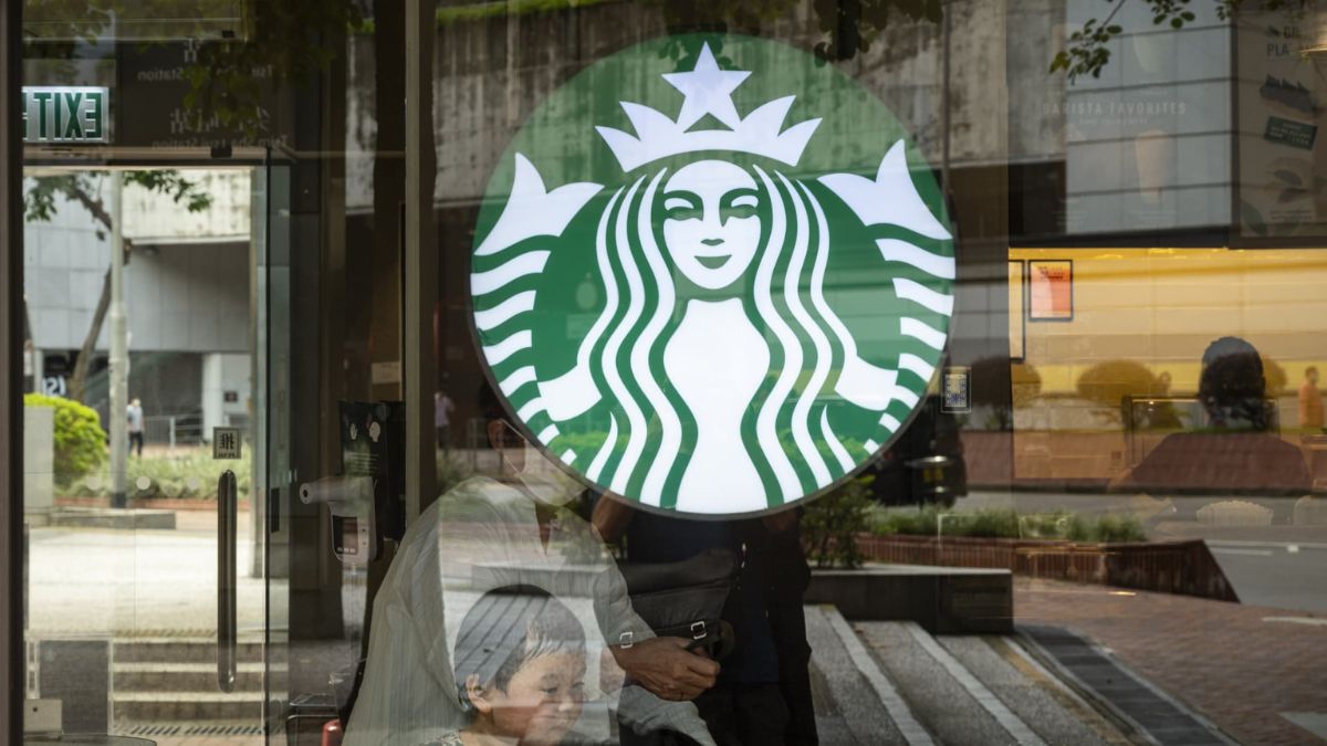 Starbucks finally sees customers coming back