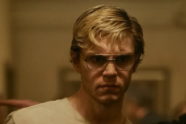 Evan Peters