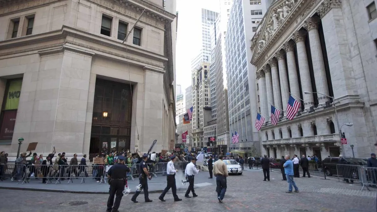 S&P 500 rises as AMD’s OpenAI deal fuels tech rally despite ongoing U.S. shutdown