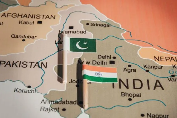Pakistan, India
