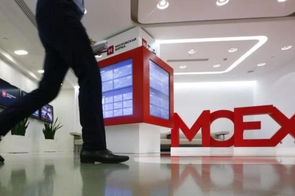 Russian stocks rise as oil, gas, and metals sectors lead
