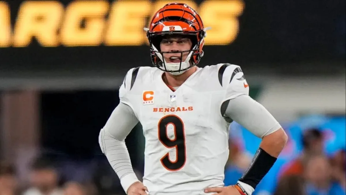 Is Joe Burrow playing on Thanksgiving?