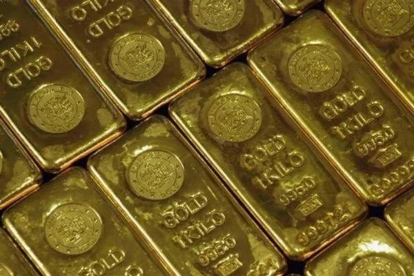 Gold steadies after sharp fall as investors take a fresh look at risks