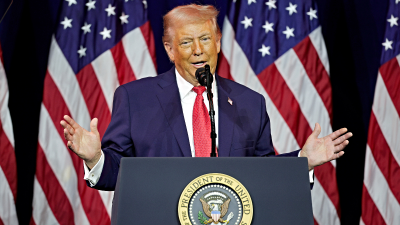 Trump jokes about a third term and watches the room