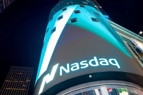 Nasdaq 100 waits for its next big move