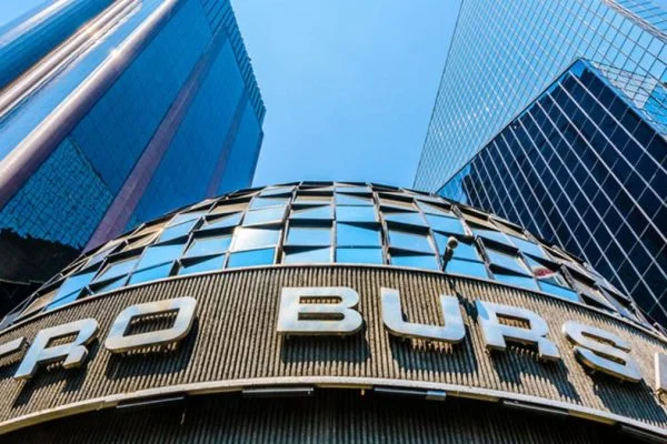 Mexico stocks close higher amid sector strength