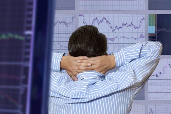 Fannie and Freddie shares sink as future plans remain unclear