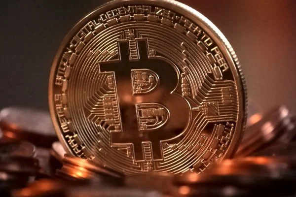 Bitcoin ETFs continue to see outflows as investor caution persists