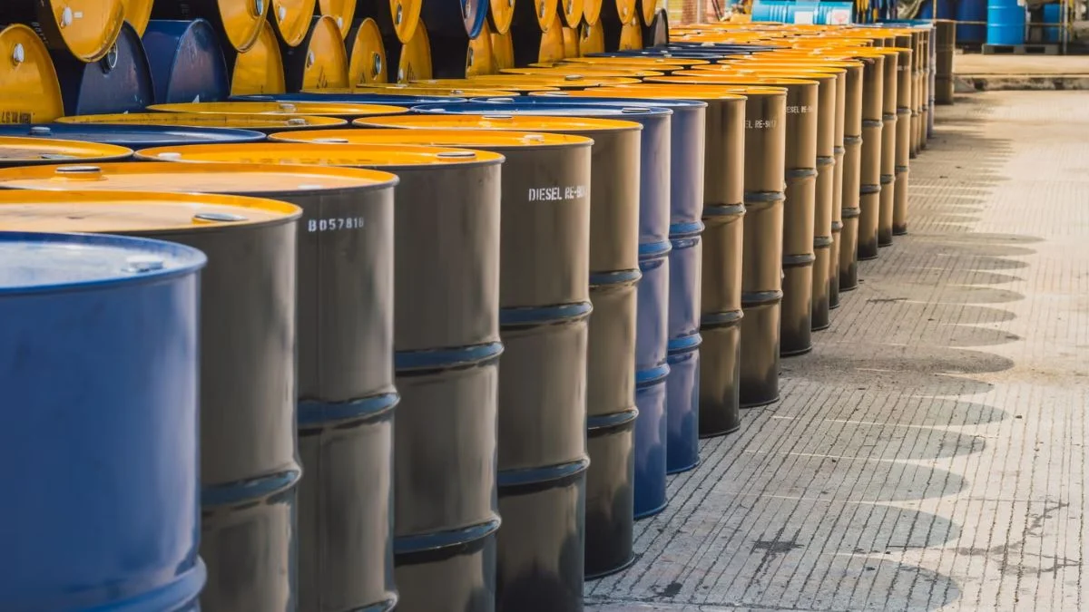 Northwest European Gasoline refining margins drop to $7.17 per barrel