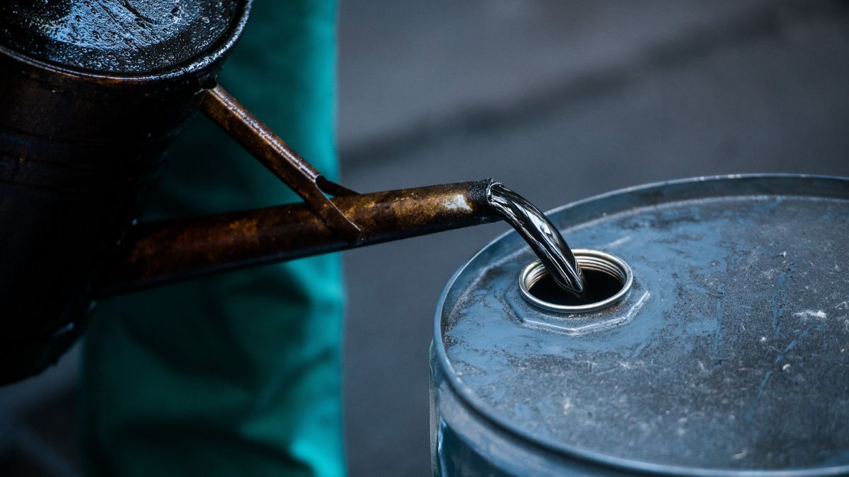Energy prices today: Crude Oil up 15.21% YTD as Brent climbs 17.34% while Natural Gas crashes 39.15% monthly