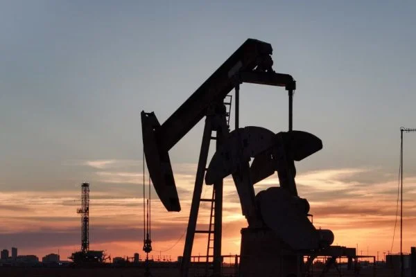 Energy prices today, March 3: Crude Oil jumps 6.56% to 75.901 USD as Brent surges 6.82% to 83.046 USD