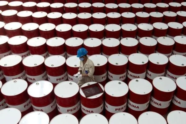 Oil prices may cross $90 if Strait of Hormuz disruption continues