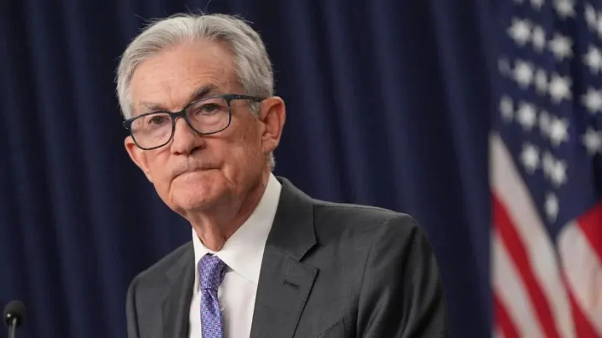 Fed holds rates steady at 3.50%–3.75% as projections signal one cut and inflation risks persist